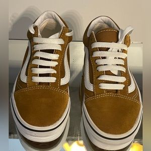 Vans Old Skool sneakers. Golden brown suede. Size 3.5.